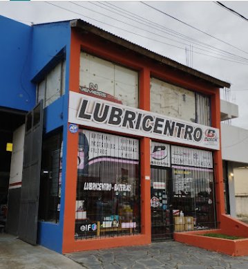 Frente del local de BLACK Lubricentro en Río Cuarto